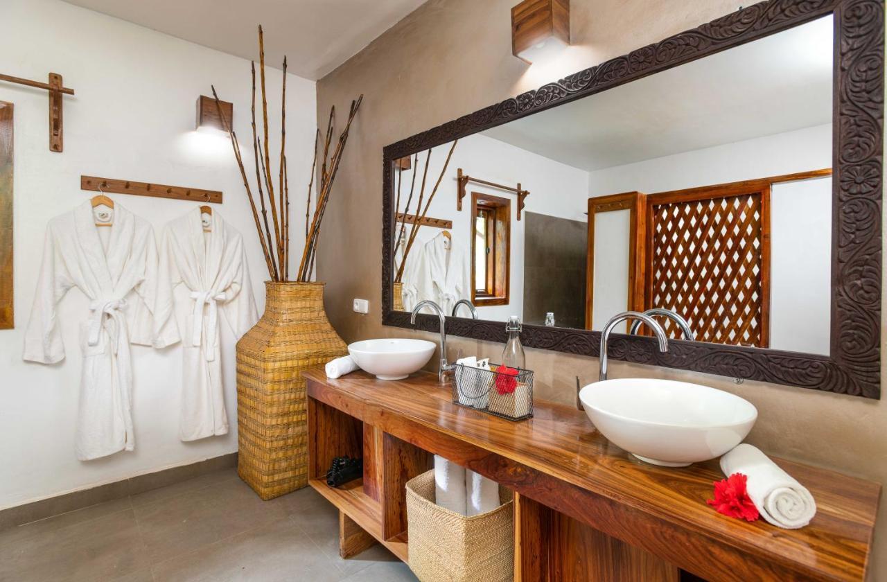 White Paradise Zanzibar 4*